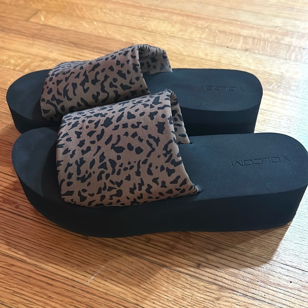 Volcom Leopard Print Platform Sandals. Size 9.5 A… - image 1